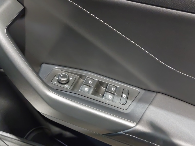 Used Volkswagen T-Roc 2025 for sale - 76947270: Photo 13