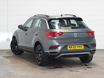 Used Volkswagen T-Roc 2020 for sale - 79343137: Photo