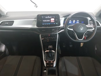 Used Volkswagen T-Roc 2023 for sale - 79033400: Photo