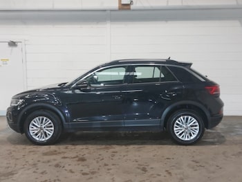 Used Volkswagen T-Roc 2023 for sale - 79033400: Photo