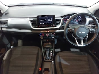 Used Kia Stonic 2023 for sale - 77252315: Photo