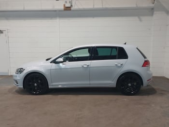 Used Volkswagen Golf 2017 for sale - 78816631: Photo