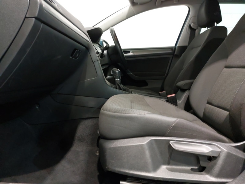 Used Volkswagen Golf 2016 for sale - 76317644: Photo 5