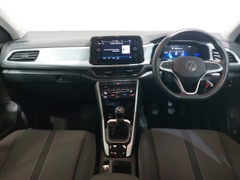 Used Volkswagen T-Roc 2024 for sale - 75576141: Photo