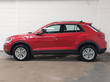 Used Volkswagen T-Roc 2024 for sale - 75576141: Photo