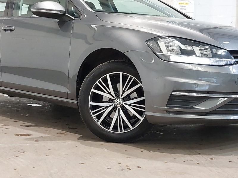 Used Volkswagen Golf 2018 for sale - 76059077: Photo 9