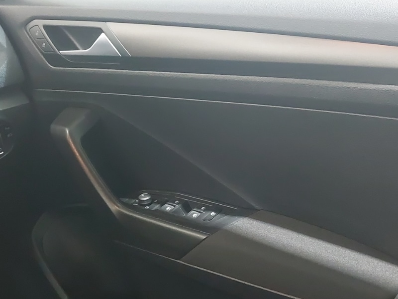 Used Volkswagen T-Roc 2018 for sale - 78023619: Photo 10