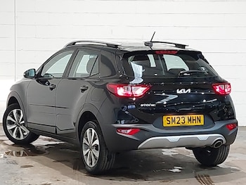 Used Kia Stonic 2023 for sale - 75976701: Photo
