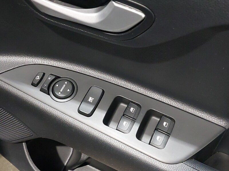 Used Kia Stonic 2023 for sale - 77466912: Photo 12