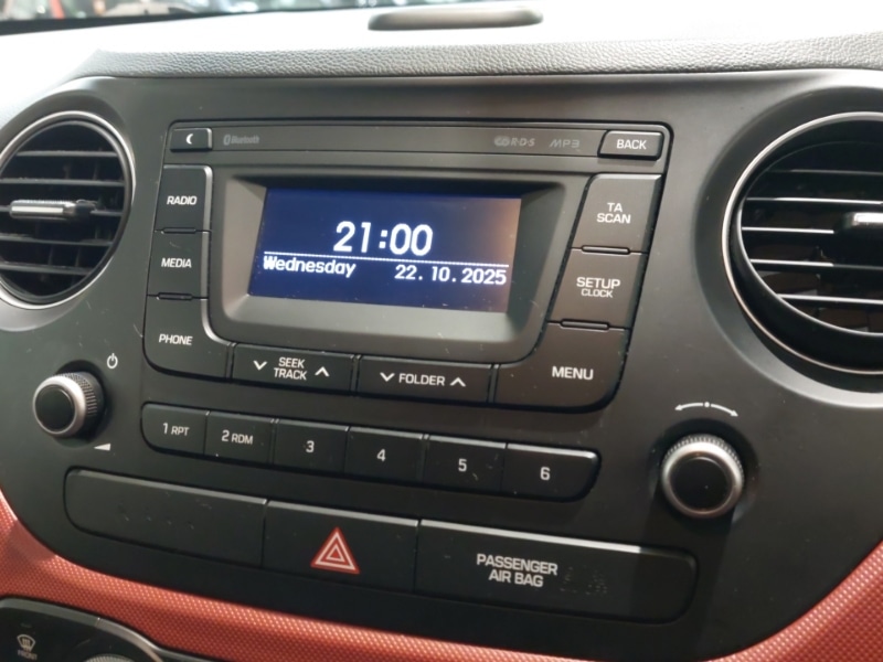 Used Hyundai i10 2017 for sale - 76354798: Photo 16