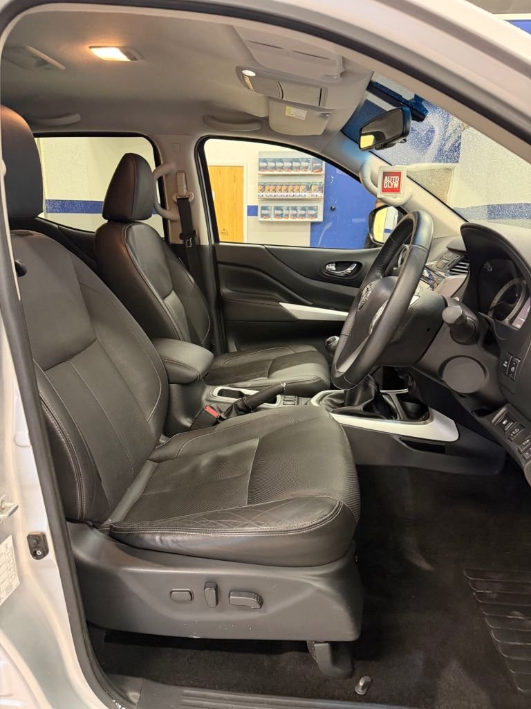 Used Nissan Navara 2017 for sale - 77464100: Photo 11