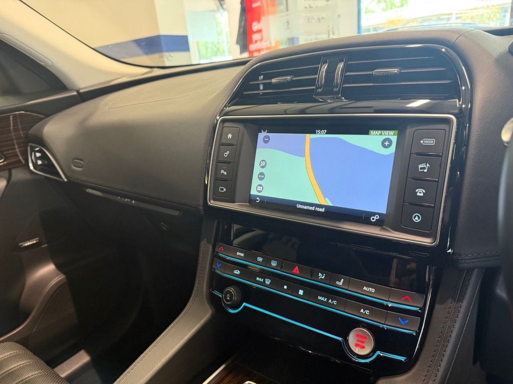Used Jaguar F-Pace 2017 for sale - 75986322: Photo 14