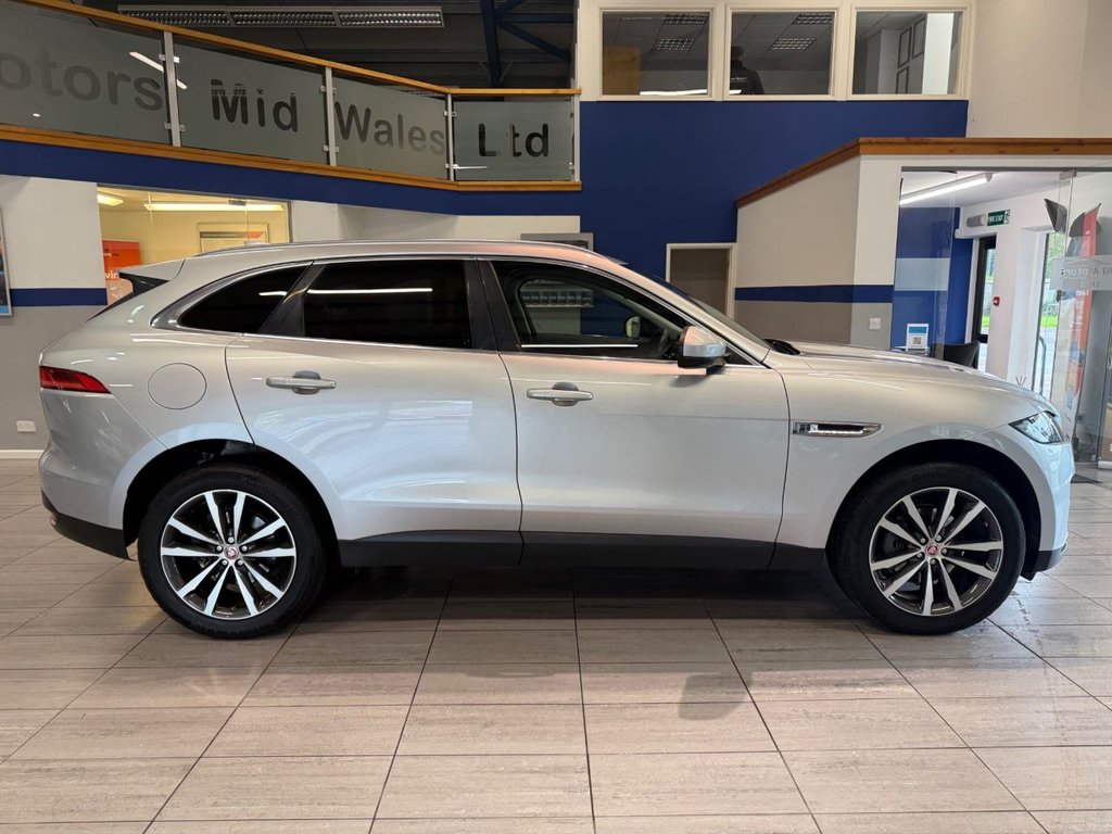 Used Jaguar F-Pace 2017 for sale - 75986322: Photo 2