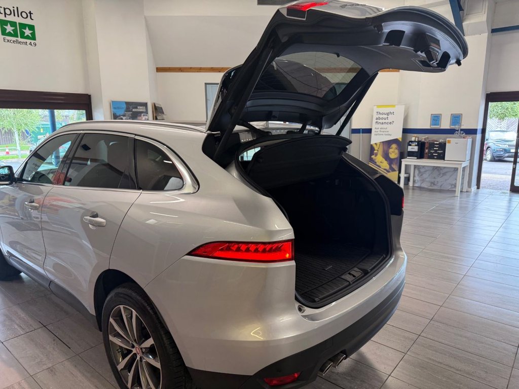 Used Jaguar F-Pace 2017 for sale - 75986322: Photo 24
