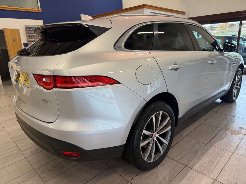 Used Jaguar F-Pace 2017 for sale - 75986322: Photo 3