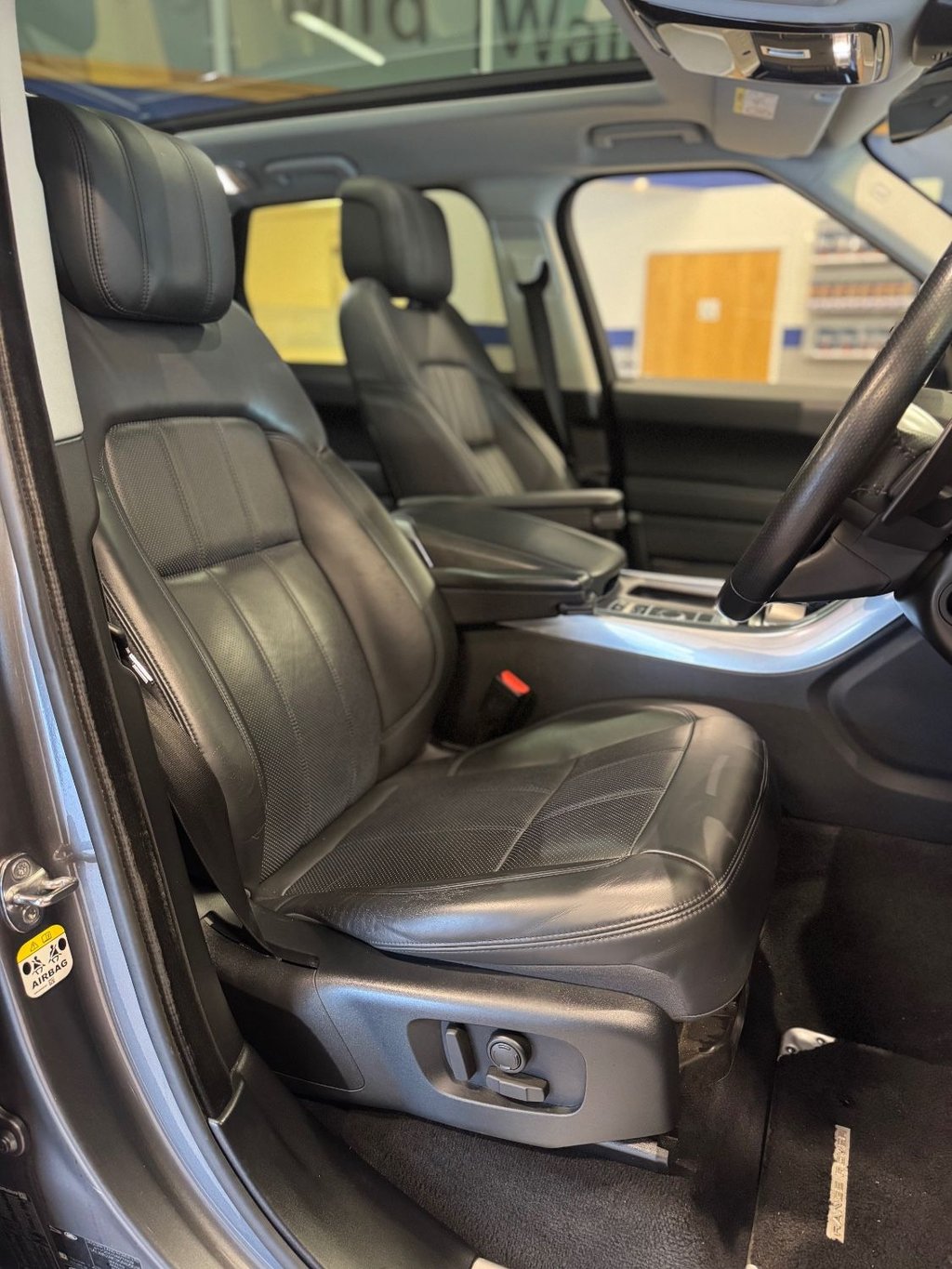 Used Land Rover Range Rover Sport 2018 for sale - 76698312: Photo 9