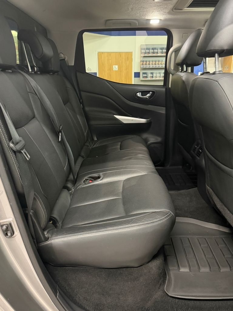 Used Nissan Navara 2017 for sale - 77007106: Photo 18