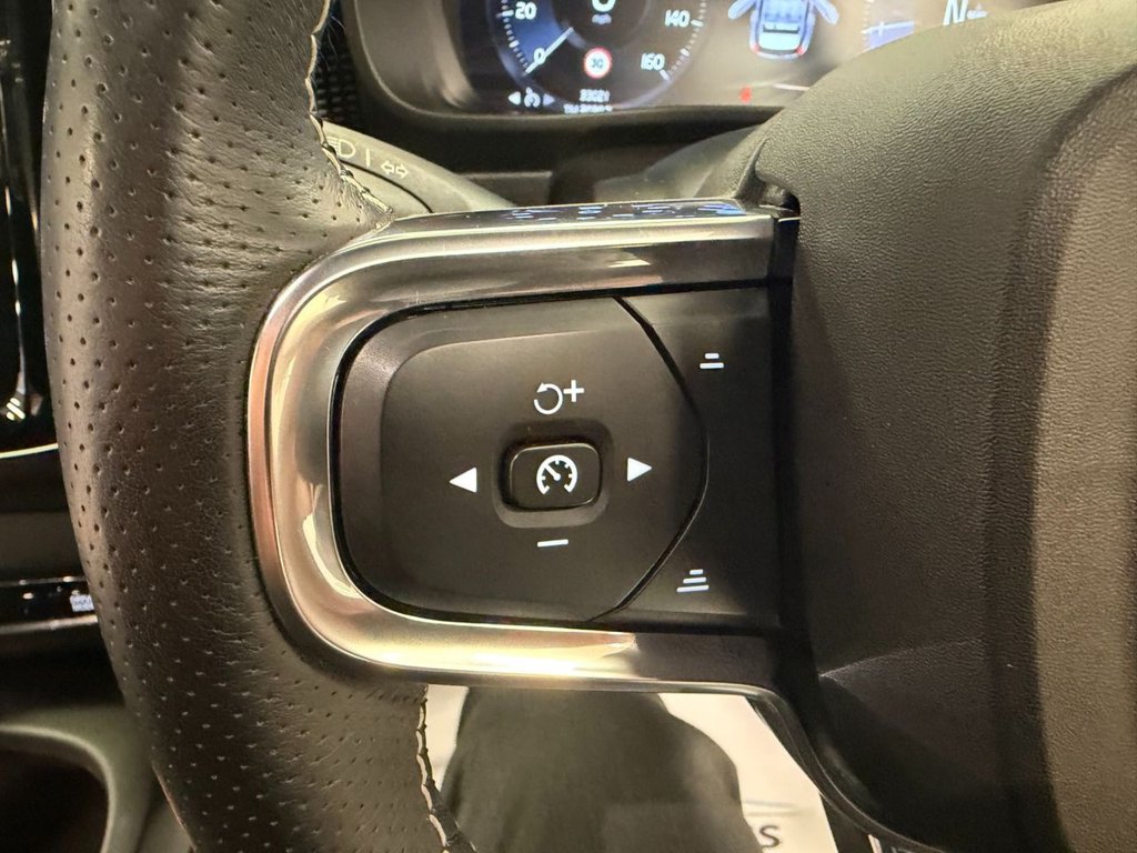 Used Volvo XC40 2021 for sale - 77805861: Photo 21