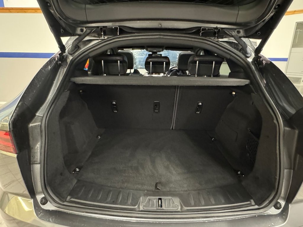 Used Jaguar E-Pace 2020 for sale - 76768547: Photo 24