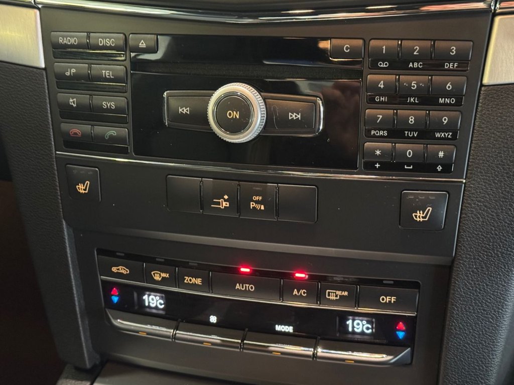 Used Mercedes-Benz E Class 2010 for sale - 76303820: Photo 18