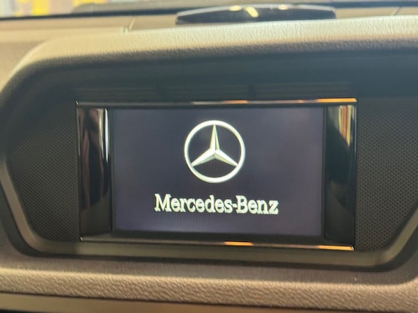 Used Mercedes-Benz E Class 2010 for sale - 76303820: Photo 19