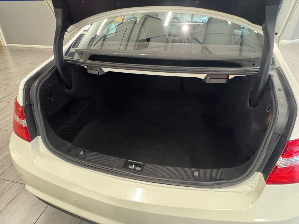 Used Mercedes-Benz E Class 2010 for sale - 76303820: Photo 21