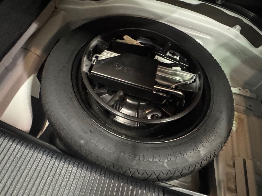 Used Mercedes-Benz E Class 2010 for sale - 76303820: Photo 22