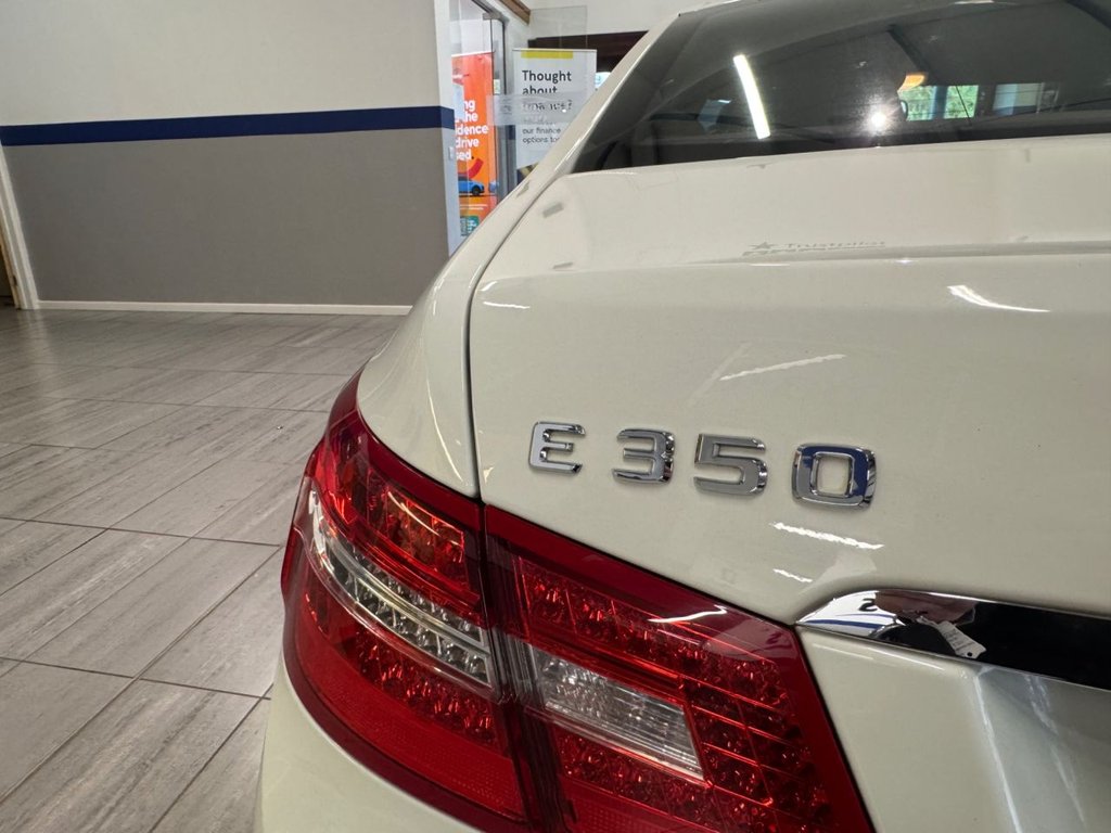 Used Mercedes-Benz E Class 2010 for sale - 76303820: Photo 23