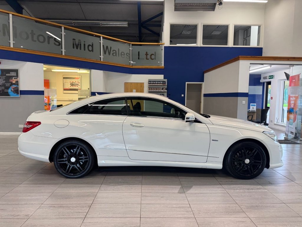 Used Mercedes-Benz E Class 2010 for sale - 76303820: Photo 8