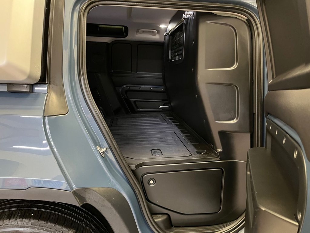 Used Land Rover Defender 2021 for sale - 77681086: Photo 18