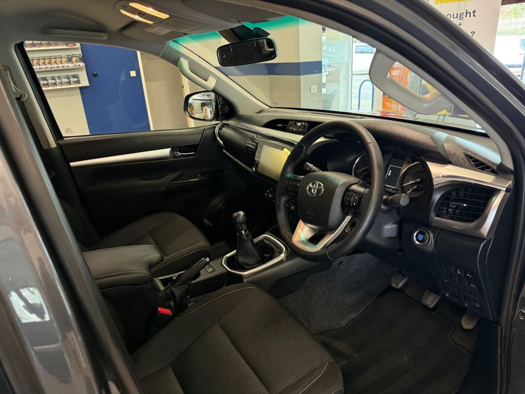 Used Toyota Hilux 2021 for sale - 76333439: Photo 11