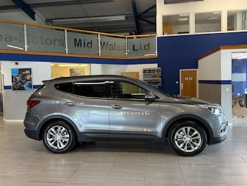 Used Hyundai Santa Fe 2016 for sale - 78793159: Photo