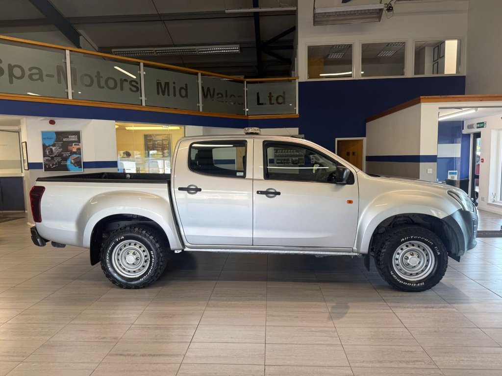 Used Isuzu D-Max 2019 for sale - 77952336: Photo 2