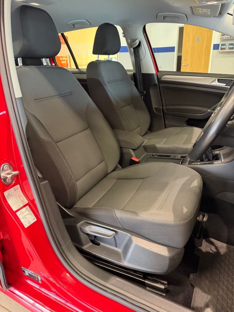 Used Volkswagen Golf 2016 for sale - 77200361: Photo 11