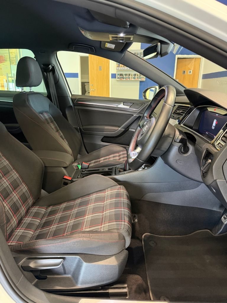 Used Volkswagen Golf 2019 for sale - 77747945: Photo 9