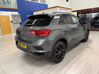 Used Volkswagen T-Roc 2021 for sale - 77369110: Photo