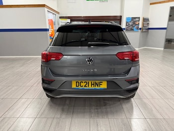 Used Volkswagen T-Roc 2021 for sale - 77369110: Photo