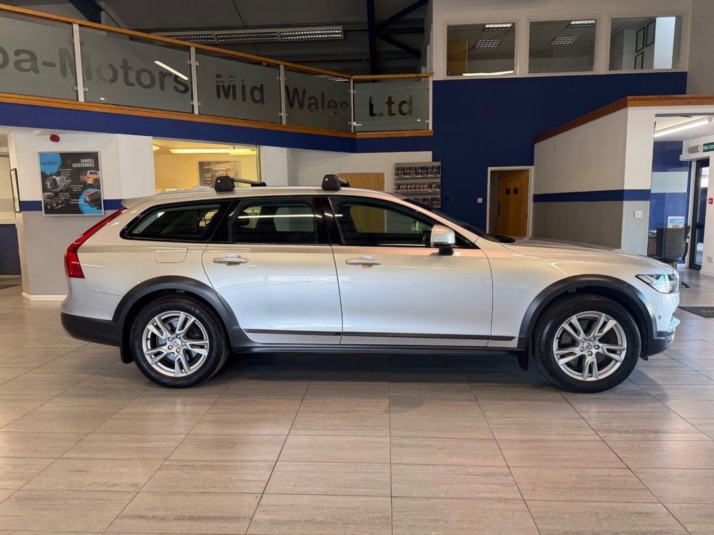 Used Volvo V90 2017 for sale - 77748078: Photo 2