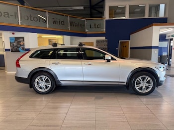 Used Volvo V90 Cross Country 2017 for sale - 77748078: Photo