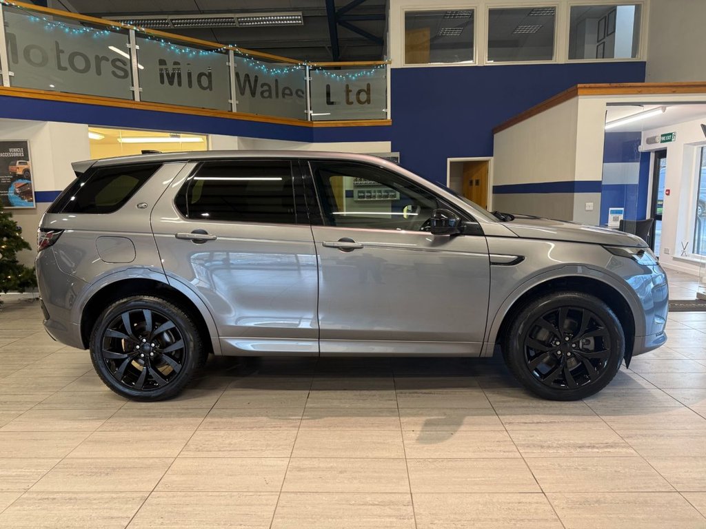 Used Land Rover Discovery Sport 2022 for sale - 76798251: Photo 2