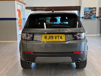 Used Land Rover Discovery Sport 2019 for sale - 78975117: Photo
