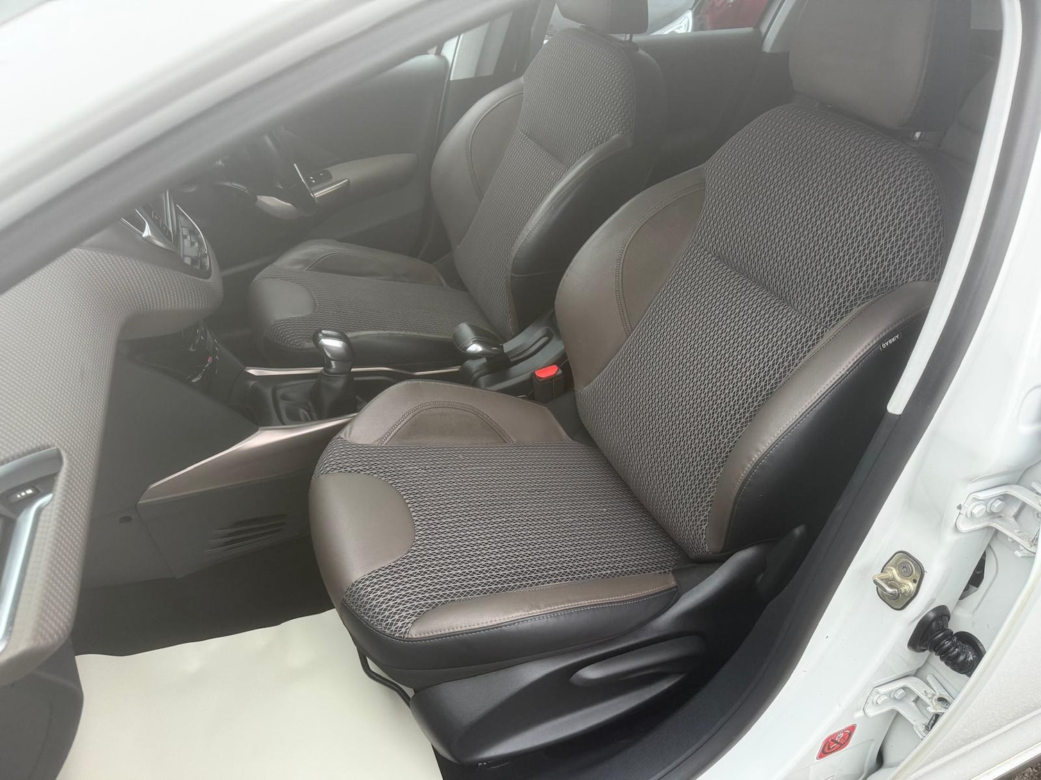 Used Peugeot 2008 2013 for sale - 77589964: Photo 15