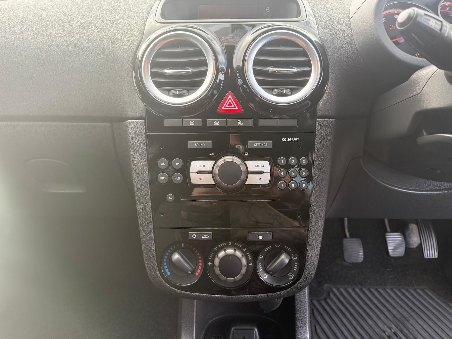 Used Vauxhall Corsa 2014 for sale - 76577322: Photo 17