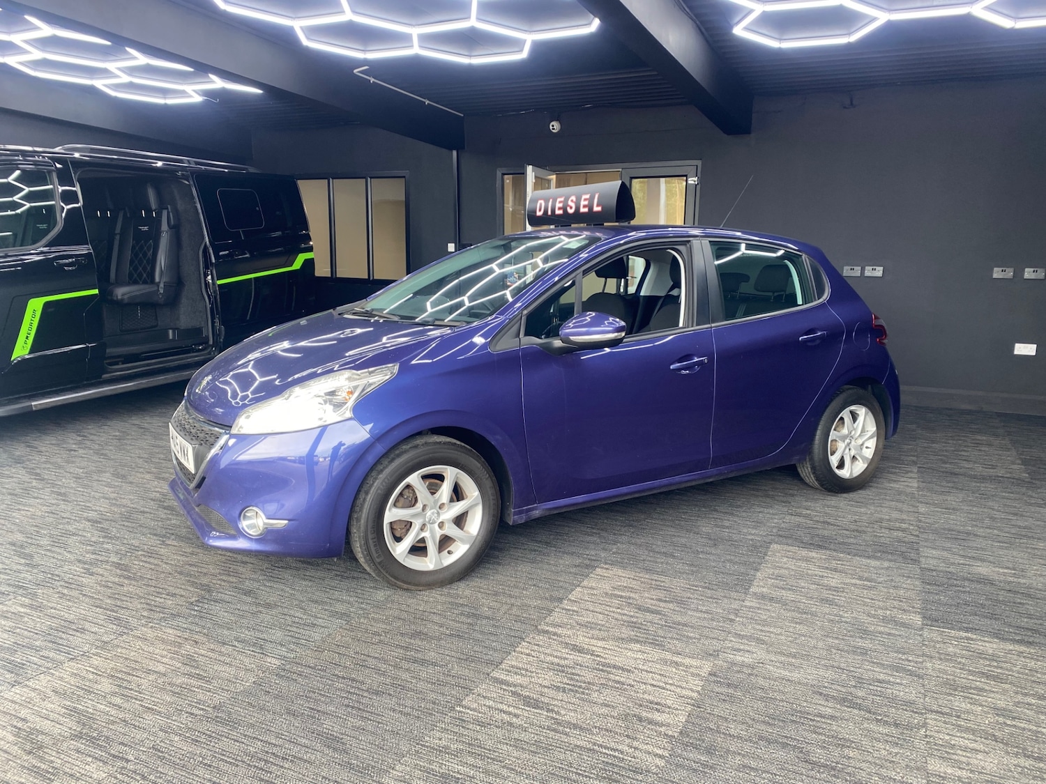 Used Peugeot 208 2015 for sale - 76402033: Photo 3