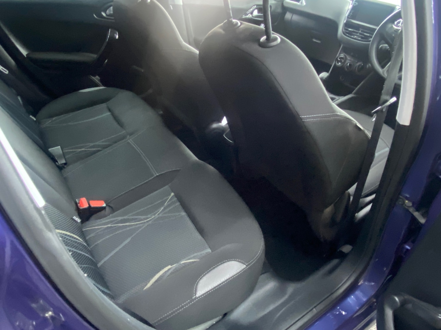 Used Peugeot 208 2015 for sale - 76402033: Photo 8