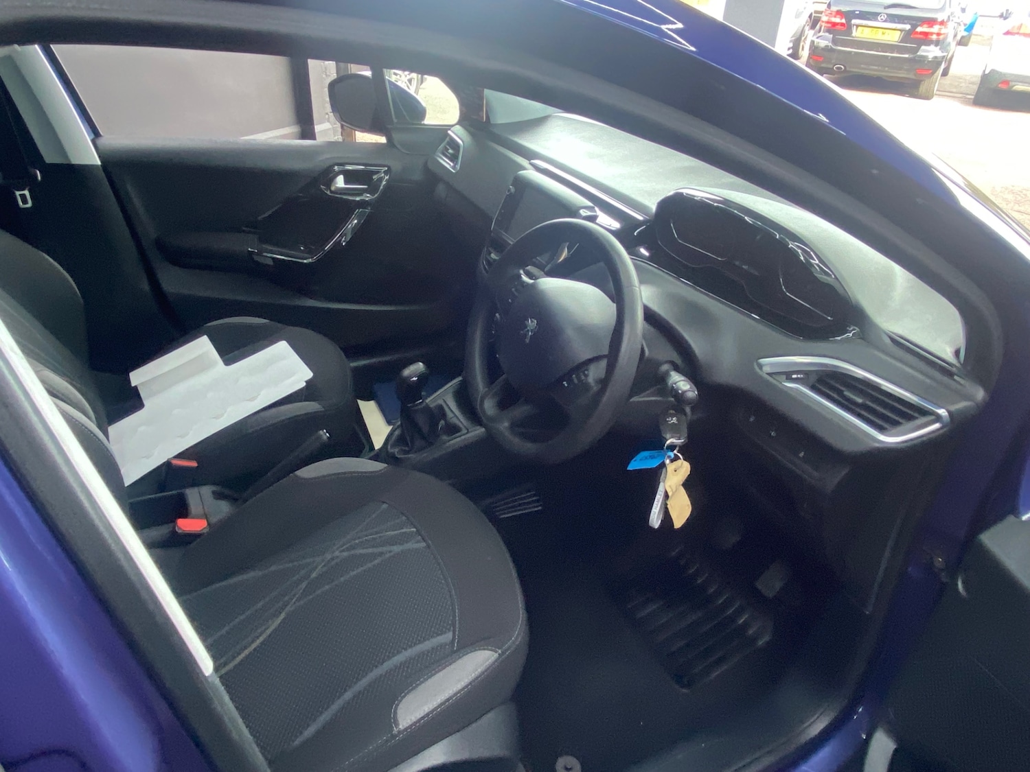 Used Peugeot 208 2015 for sale - 76402033: Photo 9