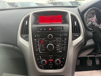 Used Vauxhall Astra 2014 for sale - 76402905: Photo