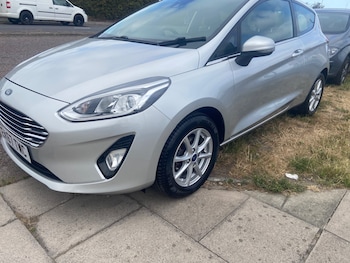 Used Ford Fiesta 2017 for sale - 79299348: Photo