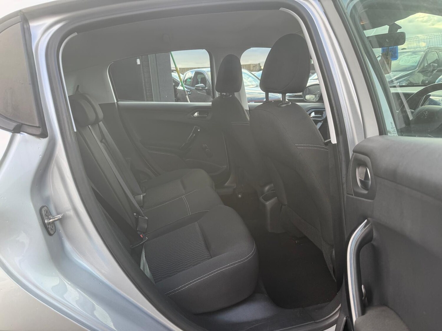 Used Peugeot 208 2018 for sale - 76402045: Photo 14