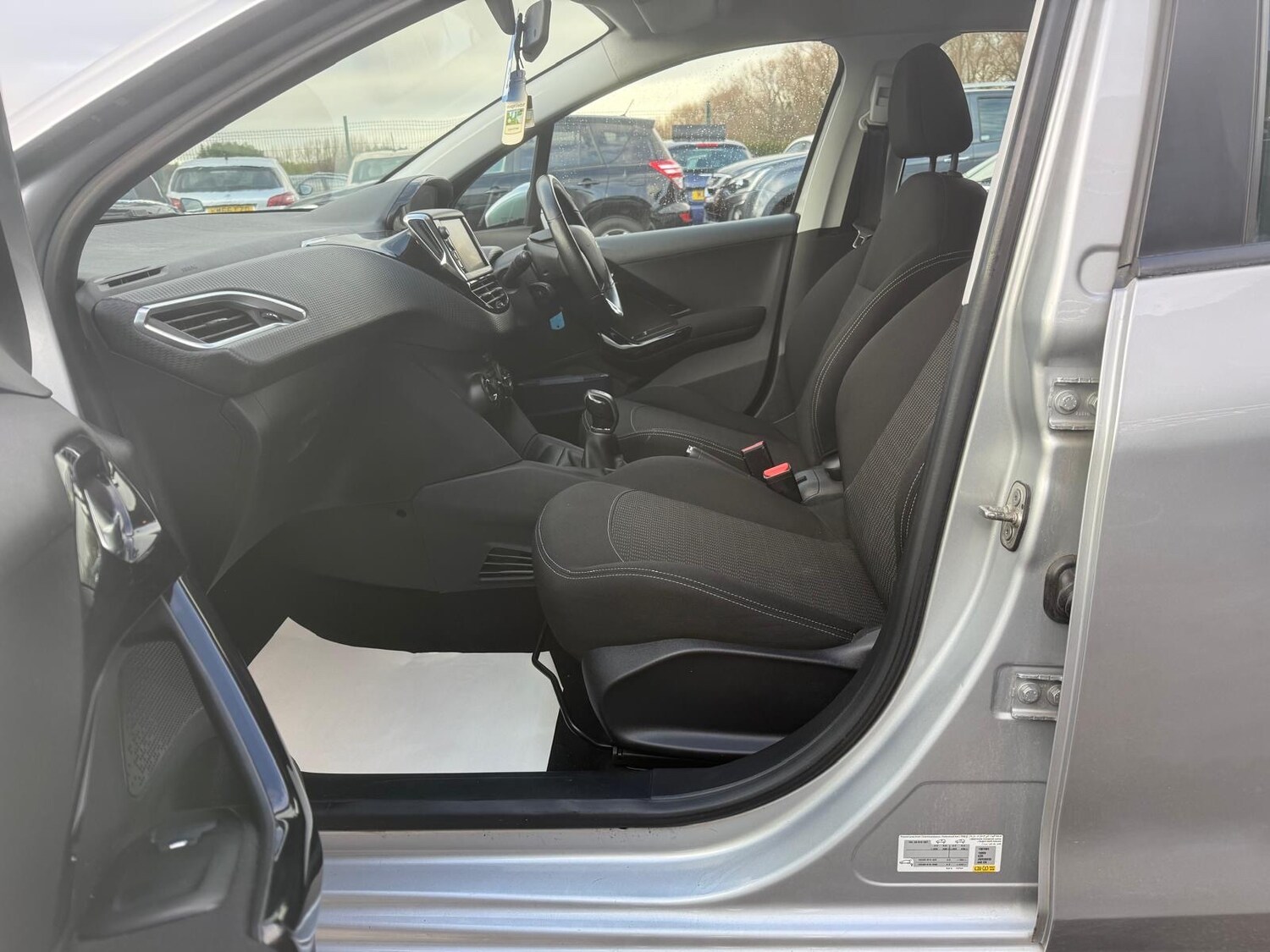 Used Peugeot 208 2018 for sale - 76402045: Photo 24